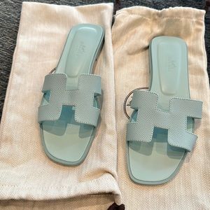 Hermes Oran size 37.5 vert embrun sandal